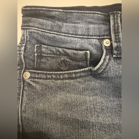 Gloria Vanderbilt - Picture 4 of 9